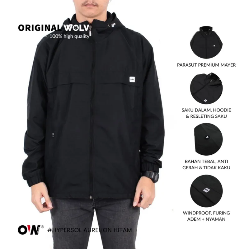 Model memakai windbreaker Hypernova hitam